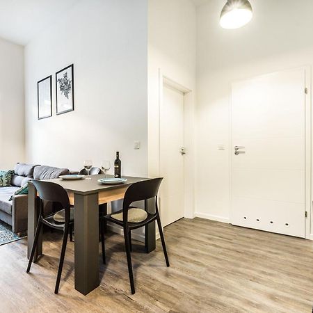 Apartament W Sercu Miasta Poznan Garbary 31 Esterno foto